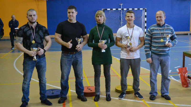Siguldas Kausa absolūti labākie sportisti.
No kreisās: Juris Ručkanovs, Uldis Veliks, Svetlana Svjatnaja, Edgars Jurkāns un Sergejs Cviguns.