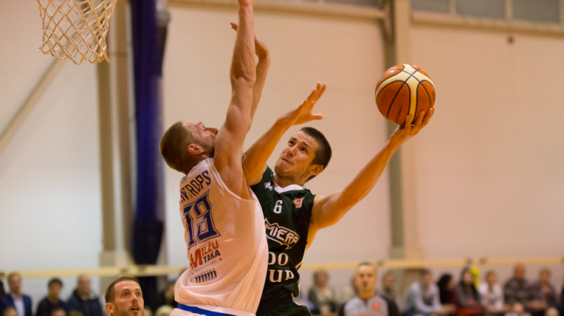 Gints Antrops un Ervīns Jonāts
Foto: bkvalmiera.lv