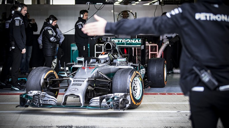Lorenso testē Formula 1 mašīnu
Foto: autosport.com