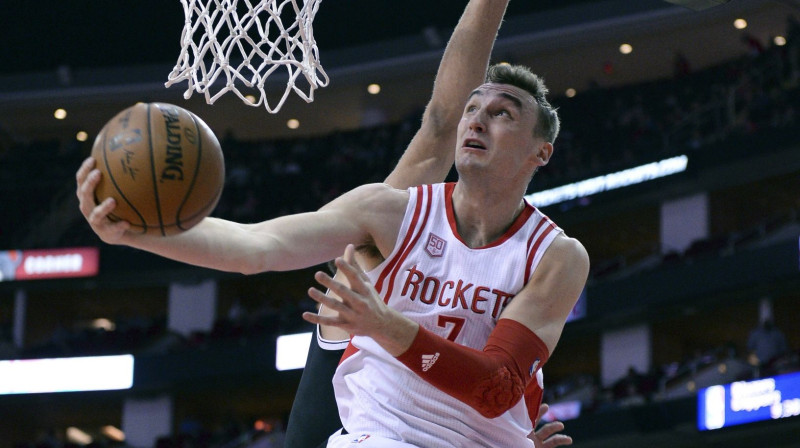 "Rockets" uzbrucējs Sems Dekers
Foto: AP/Scanpix