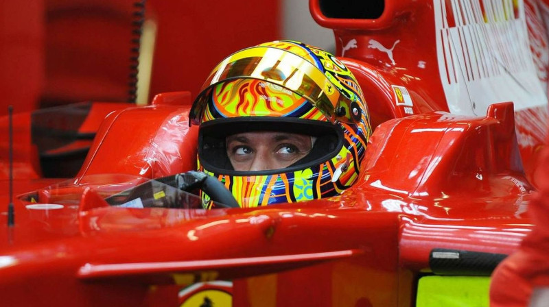 Valentino Rosi "Ferrari" F1 formulā
Foto: motor1.com