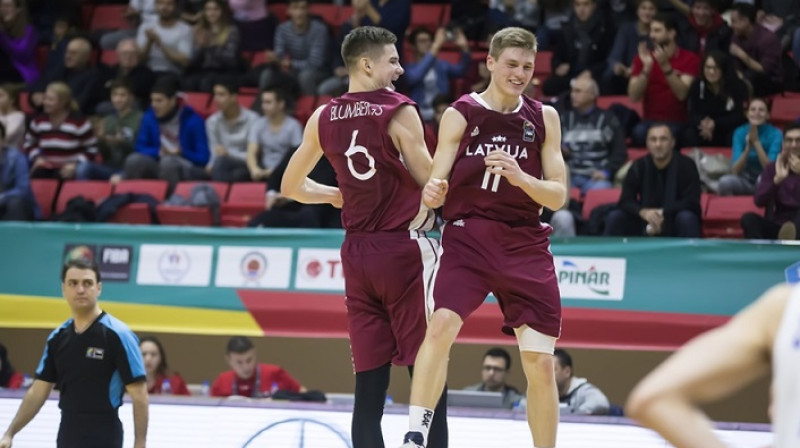 Roberts Blumbergs un Artūrs Kurucs
Foto: FIBA