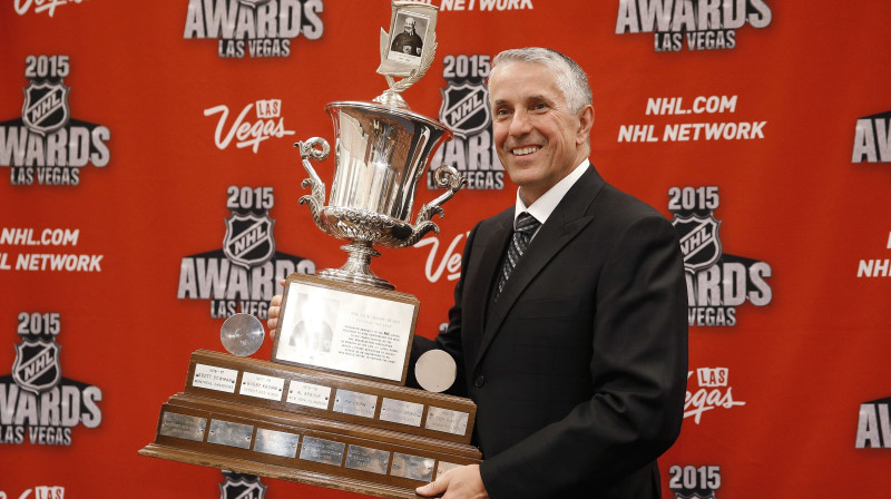 Bobs Hārtlijs 2015. gadā tika atzīts par NHL labāko treneri
Foto: AP/Scanpix