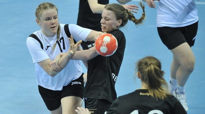 Dinija Purviņa (17)
Foto: 2016 IHF/EHF Women's Trophy