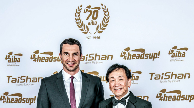 Vladimirs Kļičko un AIBA prezidents
Foto: Boxing AIBA