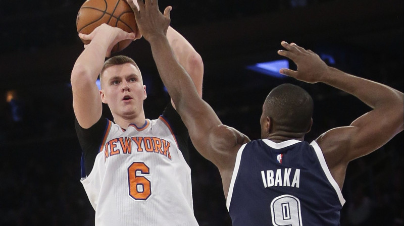 Kristaps Porziņģis un Seržs Ibaka 
Foto: AP/Scanpix