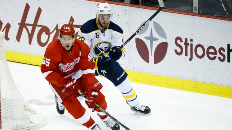 Denijs Dekeisers un Zemgus Girgensons
Foto: USA TODAY Sports/Sipa USA