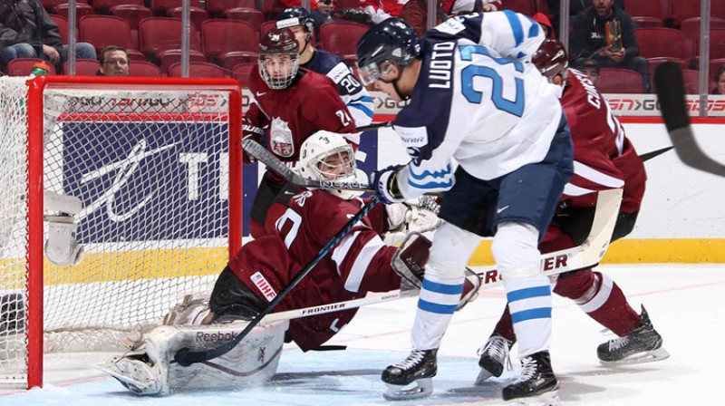 Mareks Mitens atvaira kārtējo Somijas uzbrukumu
Foto: IIHF