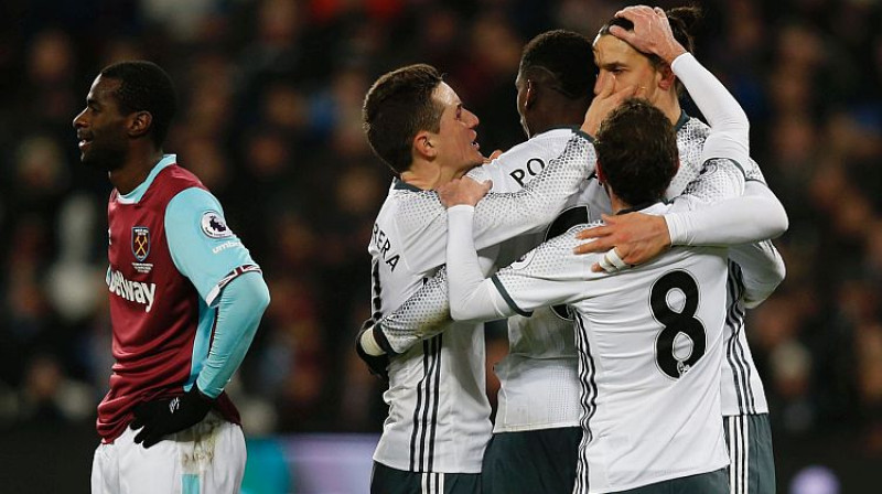 Mančestras futbolisti atzīmē Ibrahīmoviča vārtus
Foto: AFP/Scanpix