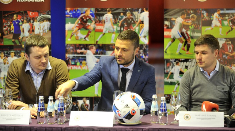 Roberts Mežeckis, Māris Verpakovskis un Marians Pahars
Foto: Romāns Kokšarovs