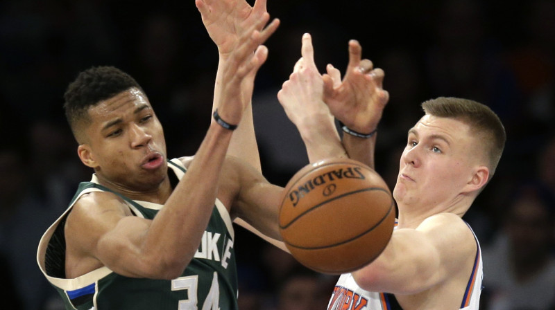 Jannis Adetokunbo un Kristaps Porziņģis
Foto: AP/Scanpix