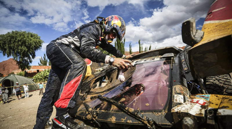 Karlosa Sainsa auto pēc avārijas
Foto: Dakar.com