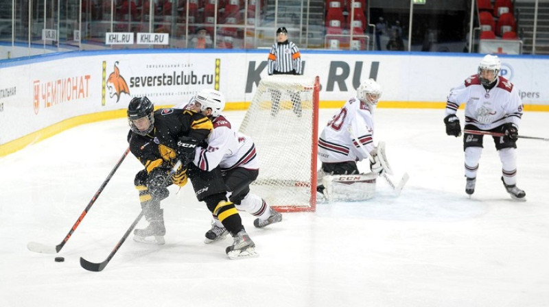 Laukumā šodien ritēja bezkompromisa cīņa
Foto: almaz.severstalclub.ru/