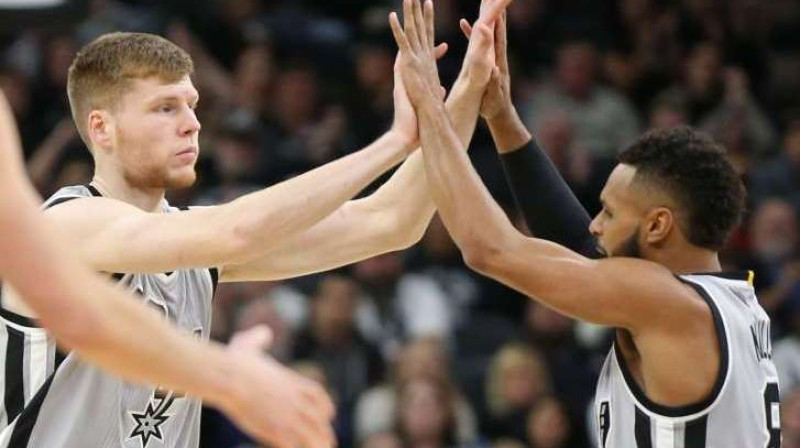 Dāvis Bertāns un Petijs Milzs
Foto: Edward A. Ornelas/San Antonio Express