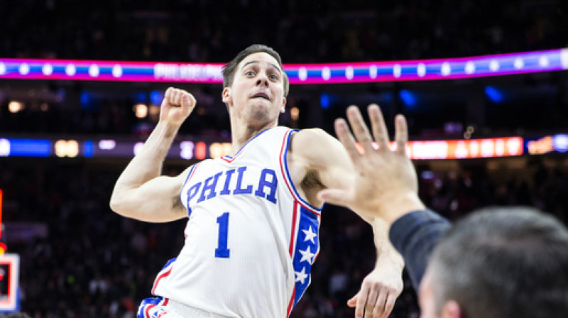 Tīdžejs Makonels pēc uzvaras metiena 
Foto: Alex Subers / Wonderful Machine, 76ers.com