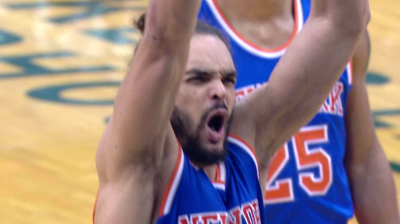Joakims Noā izpilda soda metienu 
Foto: NBA
