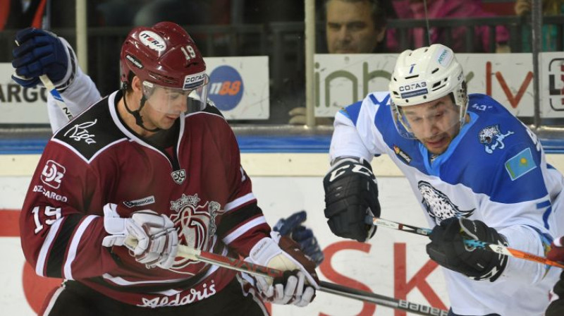 Miķelis Rēdlihs spēlē pret "Barys"
Foto: Romāns Kokšarovs/F64