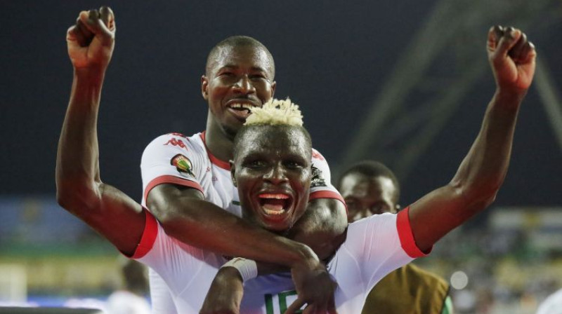 Aristīds Bansē atzīmē uzvaru nesošos vārtus
Foto: AP/Scanpix