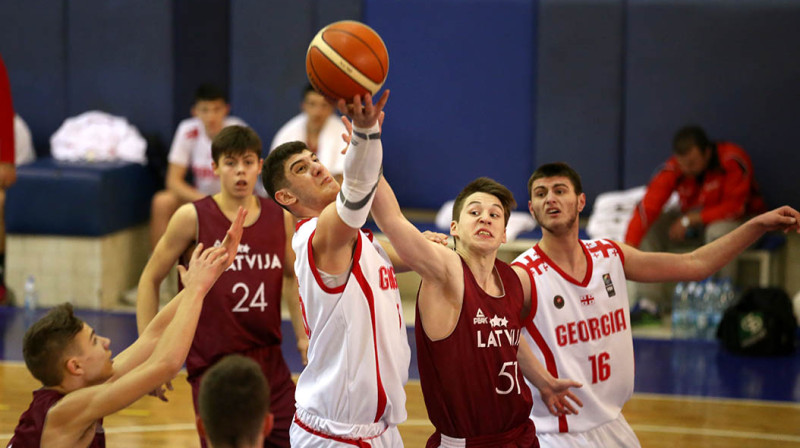 Kristaps Ķilps (24.),  Nikolajs Atanasovs (51.) un Latvijas kadetu izlase: uzvara pār Gruzijas komandu.
Foto: tbf.org
