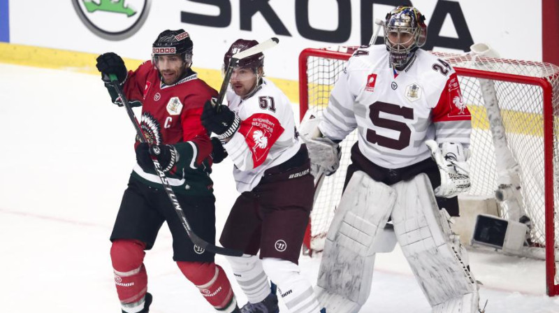 "Frolunda" kapteinis Jūels Lundkvists pie "Sparta" vārtiem
Foto: championshockeyleague.net
