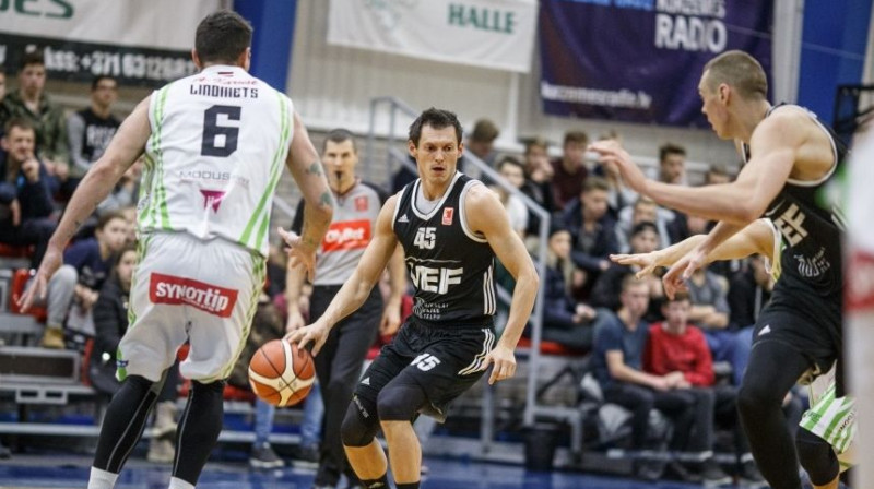 Jānis Blūms pirmajā duelī pret "Valku/Valgu"
Foto: Mikus Kļaviņš, VEF Rīga