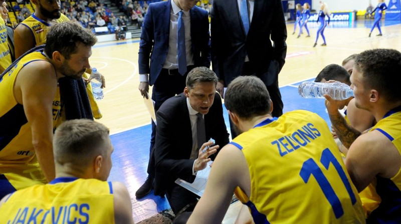 Kārlis Muižnieks minūtes pārtraukumā
Foto: basketballcl.com