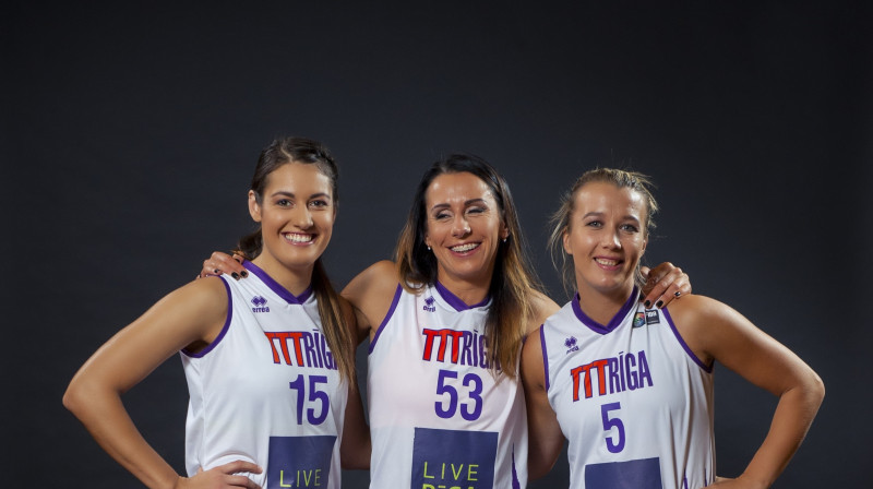 Ieva Krastiņa, Gunta Baško-Melnbārde un Anda Eibele
Foto: Renārs Koris