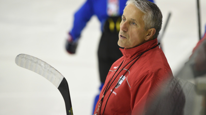 Bobs Hārtlijs Latvijas hokeja izlases treniņā
Foto: Romāns Kokšarovs, f64