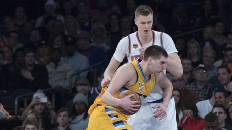 Nikola Jokičs pret Kristapu Porziņģi
Foto: AP/Scanpix