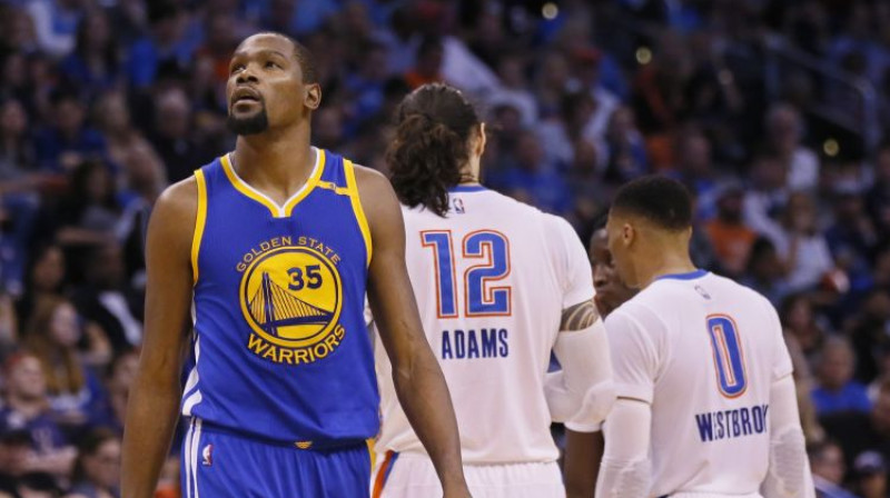 Kevins Durents un "Thunder" vīri lūkojas pretējā virzienā
Foto: AP/Scanpix
