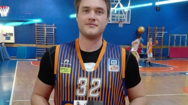 Janvāra Ballzy Elites grupas motivācijas balvas ieguvējs - Nils Ozoliņš (BA Turība-2)