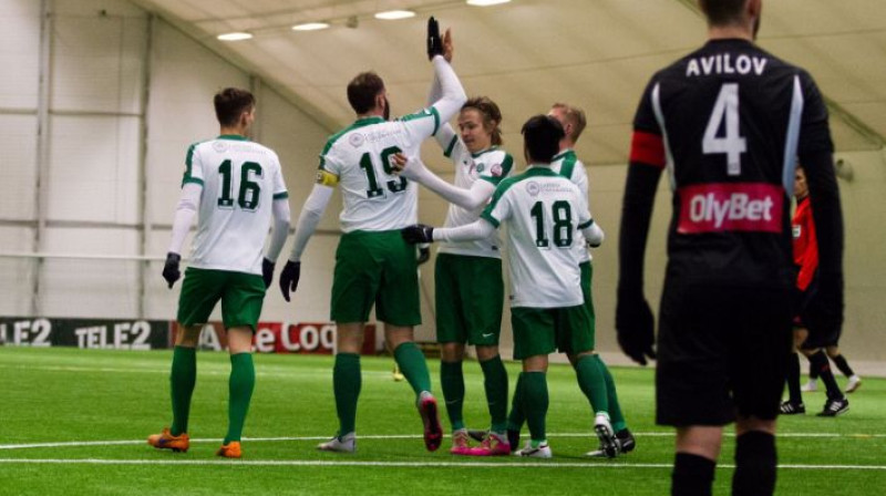 Gatis Kalniņš saņem komandas biedru apsveikumus
Foto: fsmetta.lv