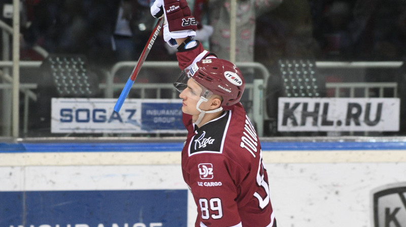 Filips Toluzakovs
Foto: Romāns Kokšarovs, f64