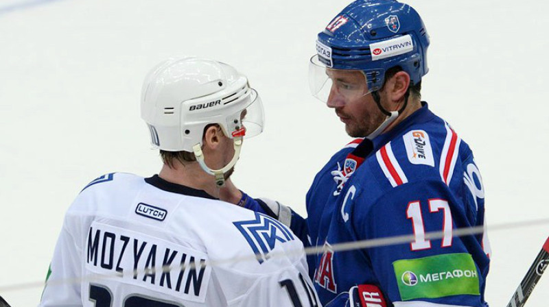 Sergejs Mozjakins un Iļja Kovaļčuks 
Foto: S.Fjodorovs, KHL / championat.com