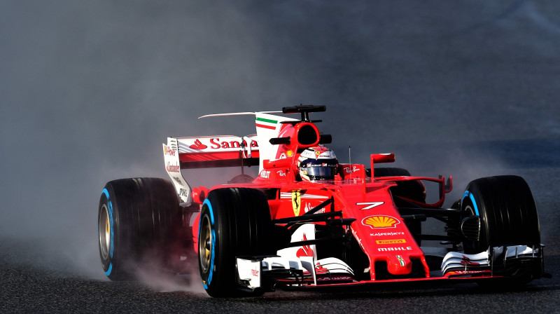 Kimi Raikonens testē lietus riepas
Foto: AFP/Scanpix
