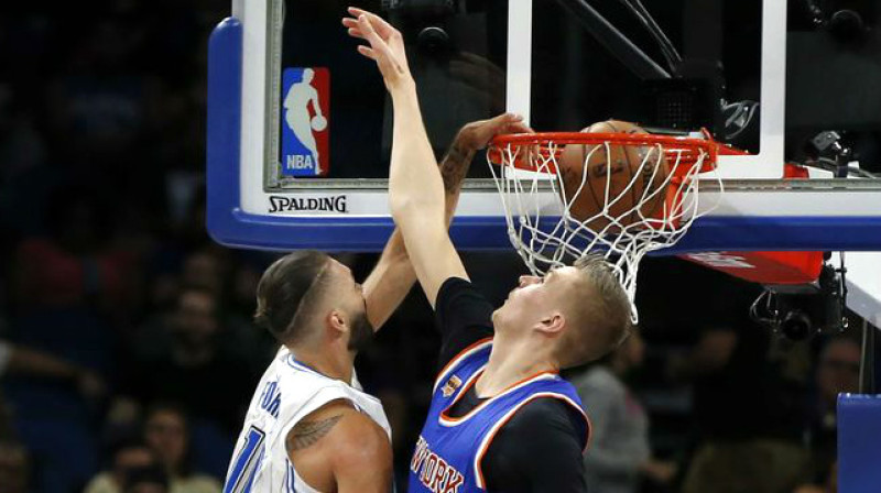 Evans Furnjē un Kristaps Porziņģis 
Foto: Reinhold Matay / usatoday.com