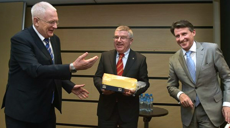 EAA prezidents Sveins Arne Hansens, SOK prezidents Tomass Bahs, IAAF prezidents Sebastians Ko 
Foto: european-athletics.org