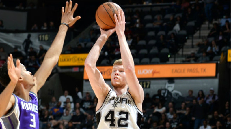 Foto: Mark Sobhani / GettyImages, Spurs.com
