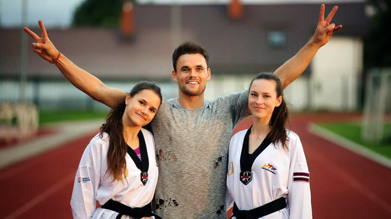 Inese Tarvida, brālis Mindaugs, Jolanta Tarvida. Foto: instagram.com/inesetarvida