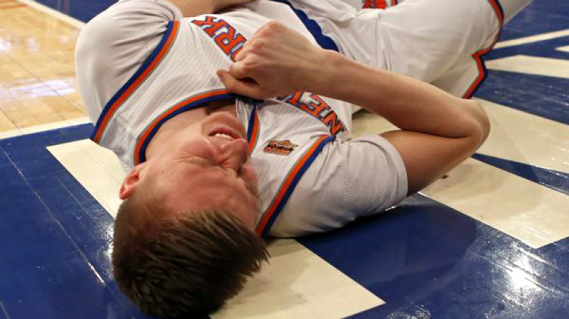 Kristaps Porziņģis gūst traumu pret "Pacers"
Foto: Adam Hunger / usatoday.com