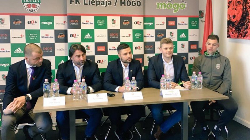 Olafs Saulriets, Tamazs Pertija, Māris Verpakovskis, Aleksandrs Čerņagins un Oskars Kļava
Foto: Latvijas Futbola Virslīga