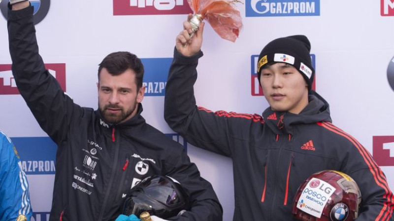 Martins Dukurs un Sunbins Juns
Foto: EPA/Scanpix