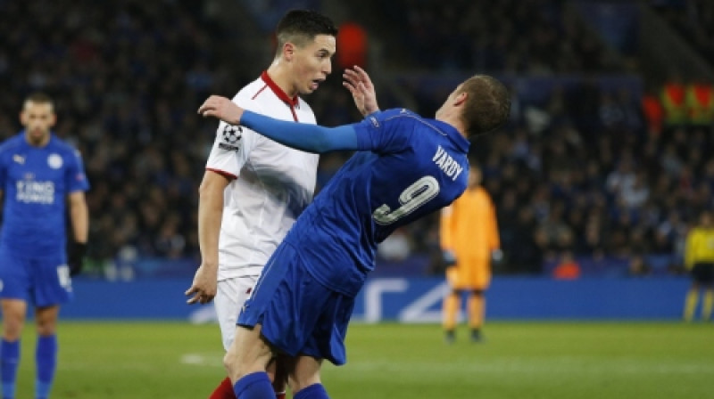 Samirs Nasrī pēc mirkļa saņems otro brīdinājumu
Foto: imago/Sportimage/Scanpix