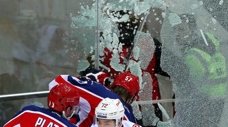 Grigorijs Paņins izsita aizsargstiklu
Foto: Aleksandrs Misjakins, championat.com