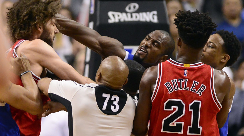 Robins Lopess, Seržs Ibaka, Džimijs Balters un Demārs Derouzens
Foto: AP/Scanpix