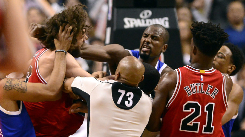 Robins Lopess un Seržs Ibaka
Foto: The Canadian Press / Scanpix
