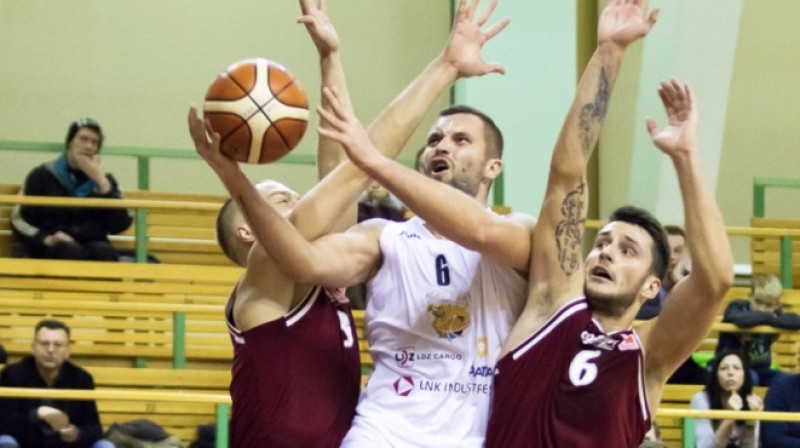 Oskars Virsis pretinieku ielenkumā
Foto: Lāsma Irša
