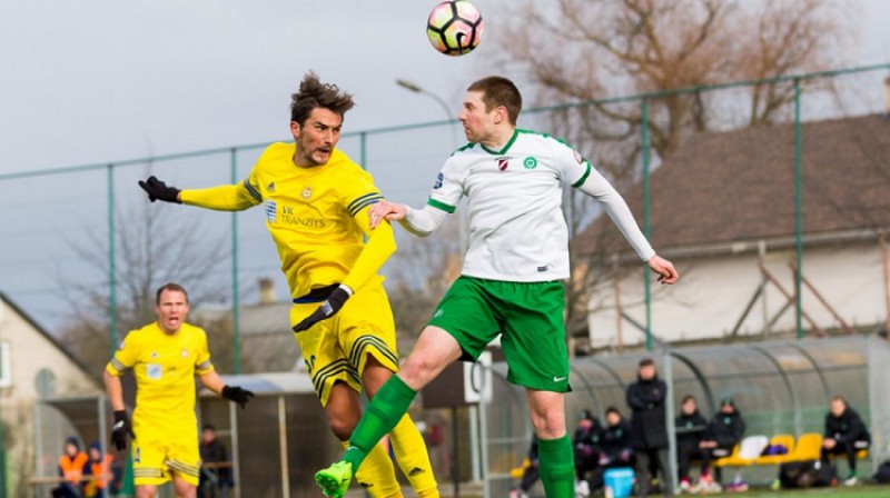 Kirils Ševeļovs 1. kārtas spēlē Ventspilī cīņā pret Ģirtu Karlsonu
Foto: Raitis Supe