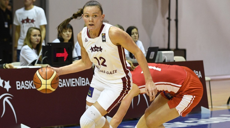 Anete Šteinberga
Foto: Romāns Kokšarovs, f64
