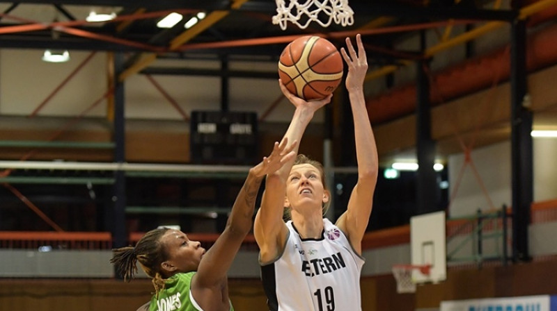 Anita Teilāne: seši bloķēti metieni Bundeslīgas pusfināla pirmajā spēlē
Foto: fiba.com
